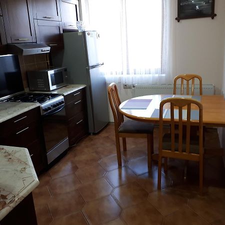 Apartment Archil บาทูมิ ภายนอก รูปภาพ
