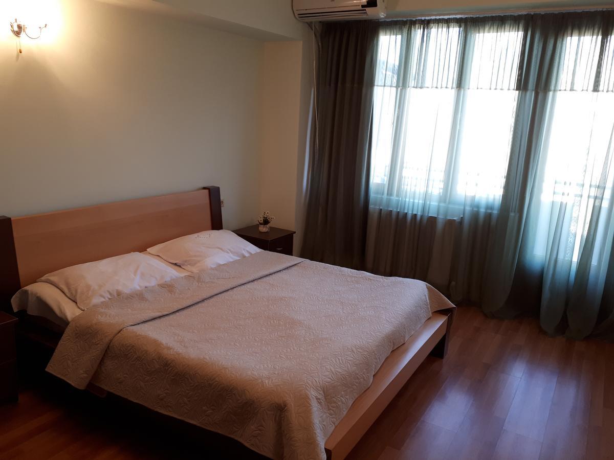 Apartment Archil บาทูมิ ภายนอก รูปภาพ