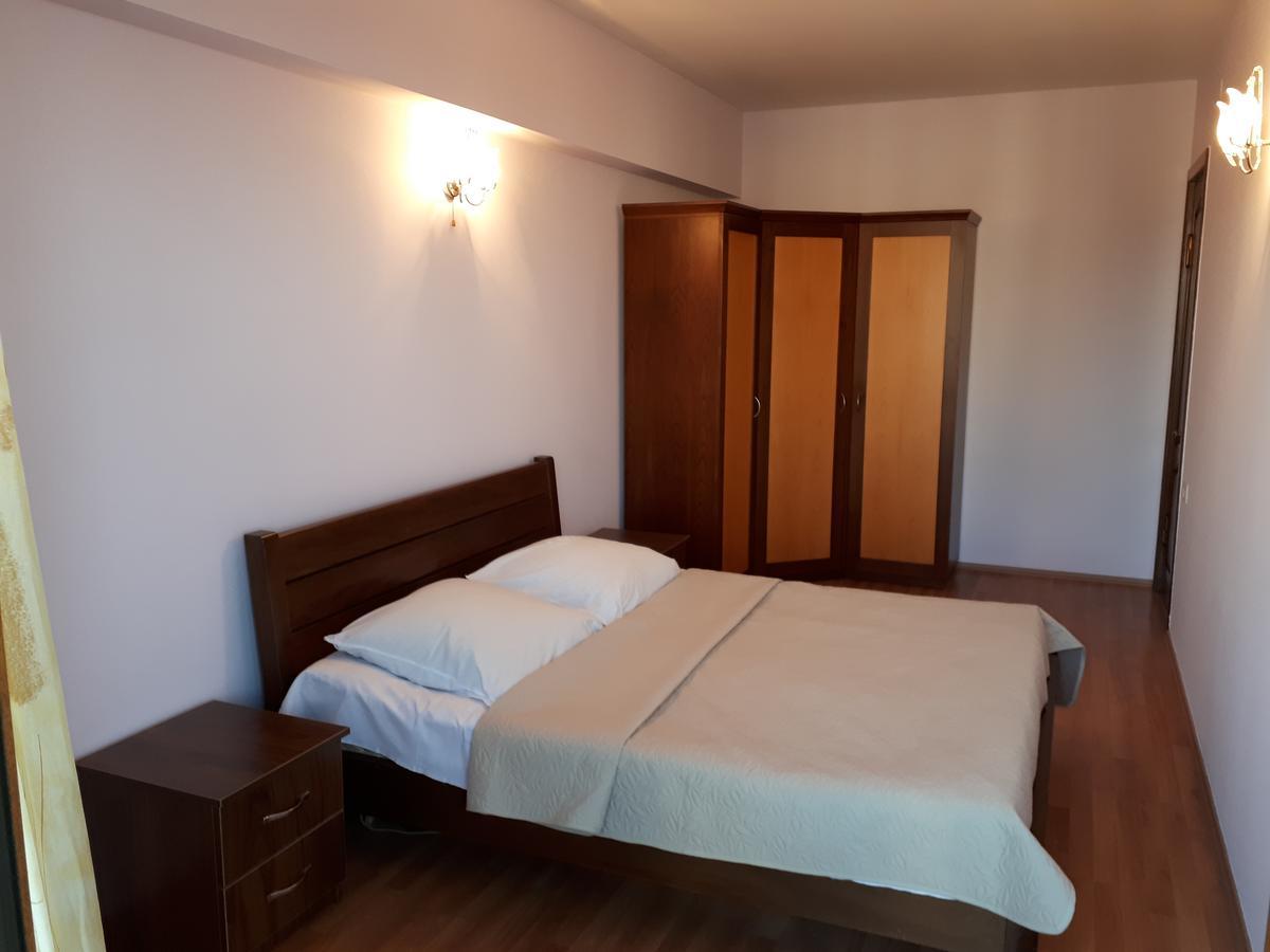 Apartment Archil บาทูมิ ภายนอก รูปภาพ